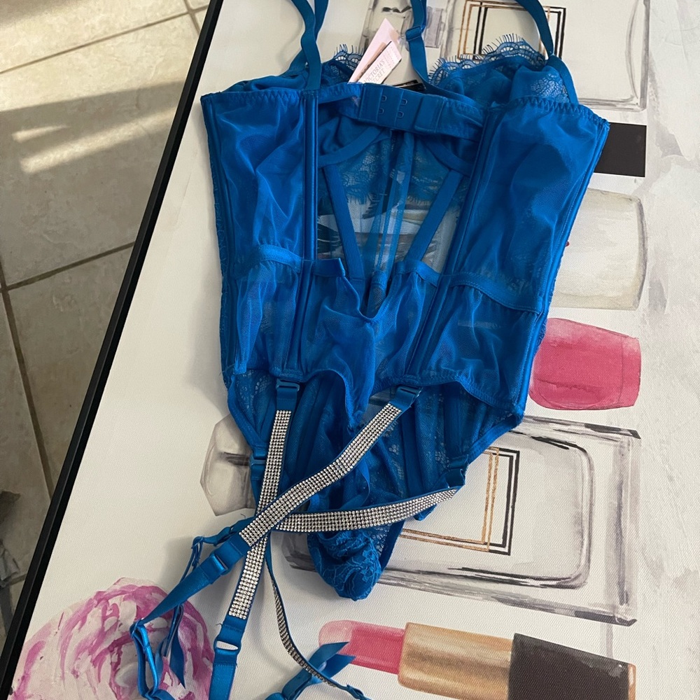 Victoria’s Secret Shine Strap Lingerie - Picture 1 of 3